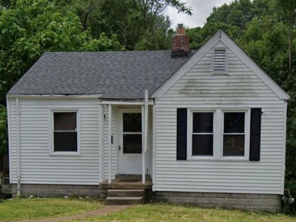 7042 Garesche , Jennings, MO 63136