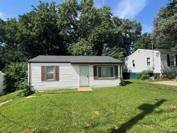 149 Becker Drive , Hazelwood, MO 63135