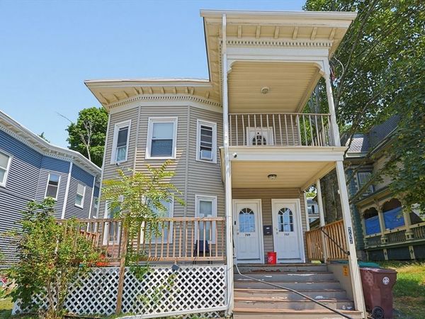 707 Bridge St, Lowell, MA 01850