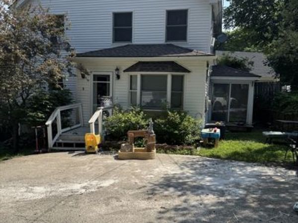 8 Windsor Ln, Gloucester, MA 01930