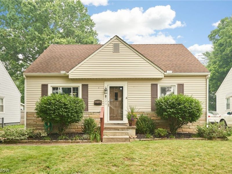 223 Davenport Avenue, Akron, OH 44312 Photo 1