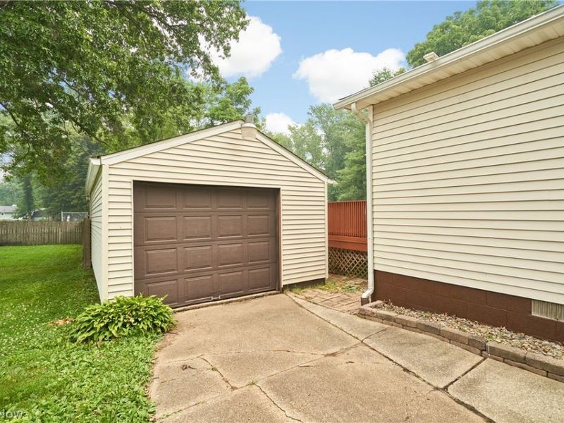 223 Davenport Avenue, Akron, OH 44312 Photo 22
