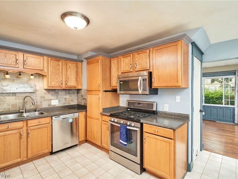 223 Davenport Avenue, Akron, OH 44312 Photo 6