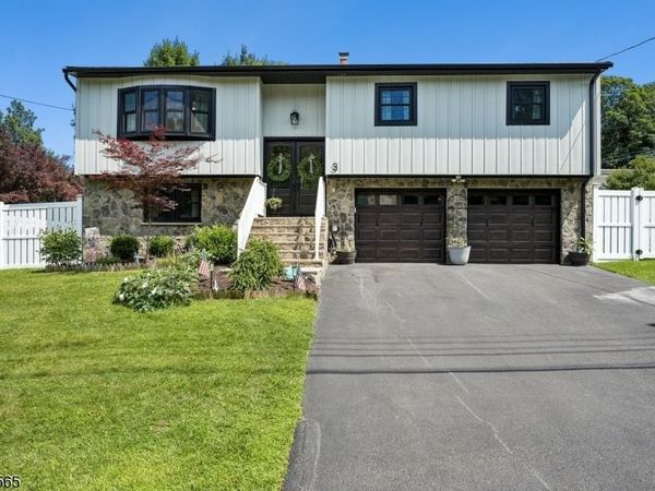 3 Ford Ave, Hopatcong, NJ 07843