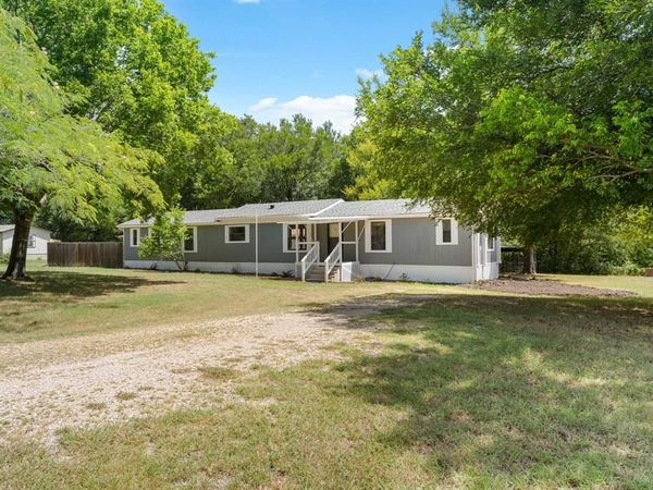 1027 Glen Brook Drive , Pecan Hill, TX 75165