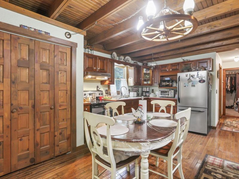 10655 Stout Road, Utica, OH 43080 Photo 11