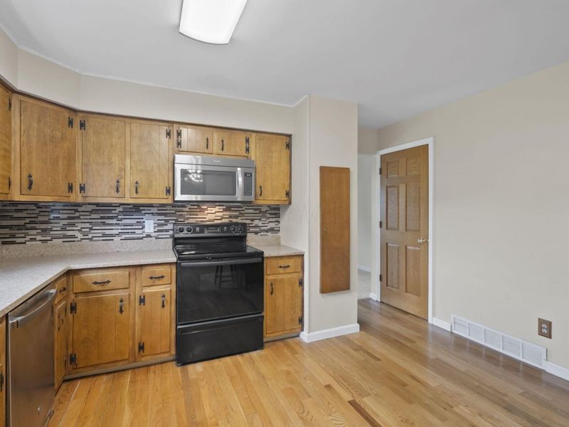 3503 Castleton Street , Grove City, OH 43123 Photo 13