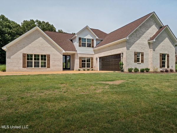 57 Scattered Oaks Drive, Byhalia, MS 38611