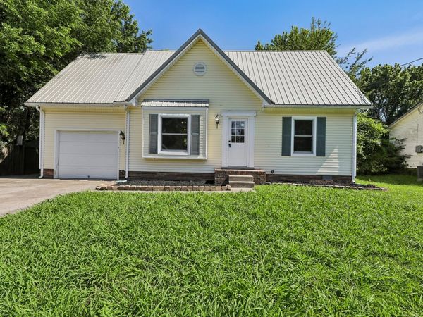 219 Jim Thorpe Dr , Clarksville, TN 37042