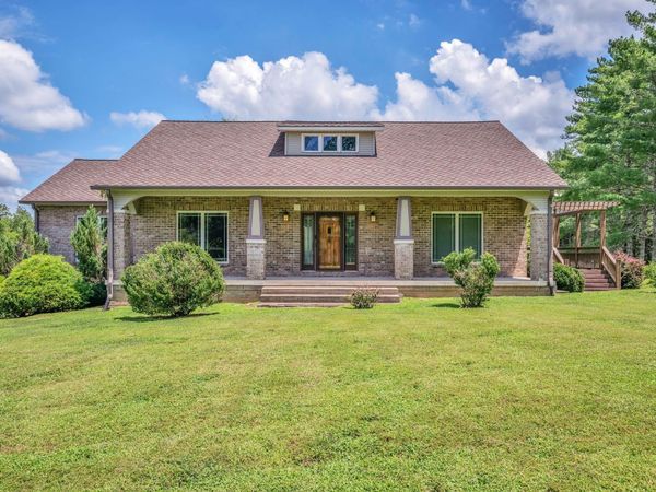 1249 White Road , Bon Aqua, TN 37025