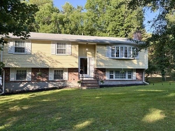 29 Old Coach Road, Canton, MA 02021