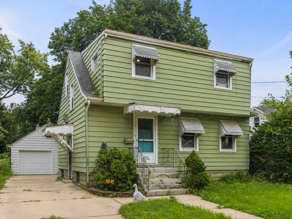 732 BANGS Street , Aurora, IL 60505