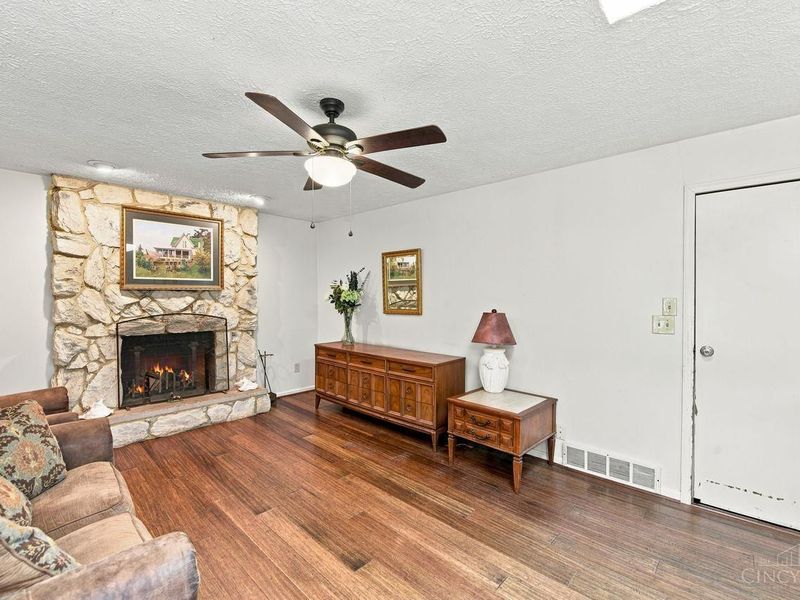 8488 Bluebird Drive, West Chester, OH 45069 Photo 6