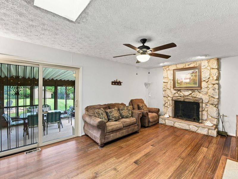 8488 Bluebird Drive, West Chester, OH 45069 Photo 9