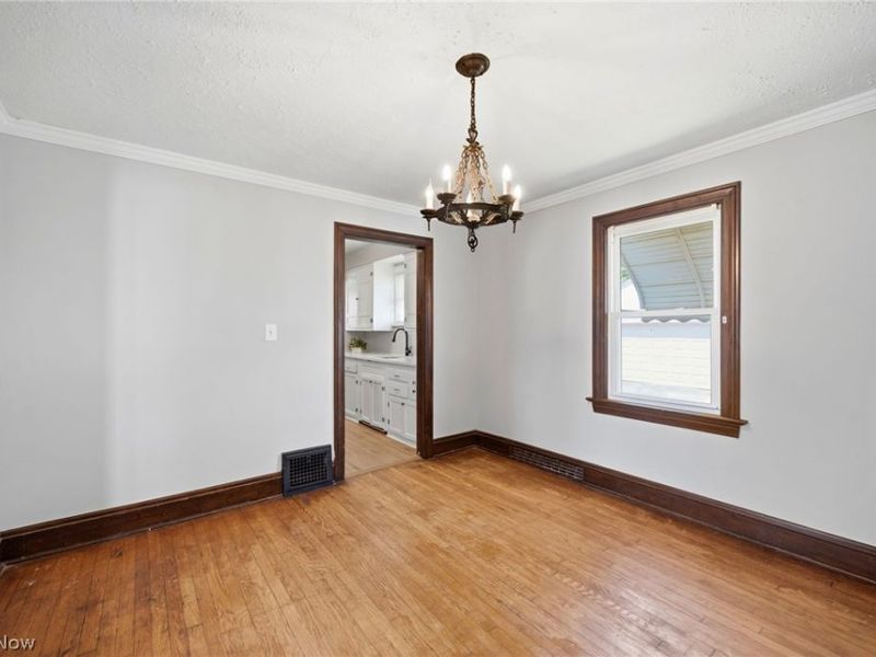 396 E 214th Street, Euclid, OH 44123 Photo 8