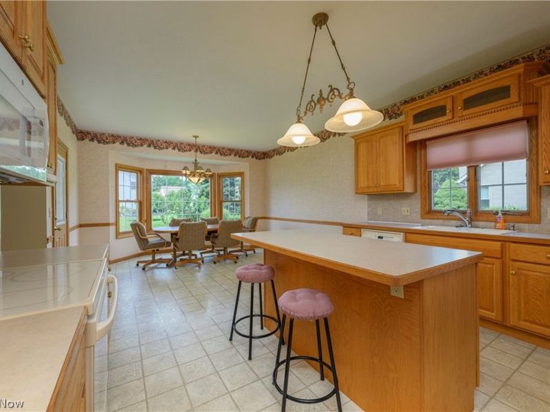 767 Mesa Verde Drive, Barberton, OH 44203 Photo 12