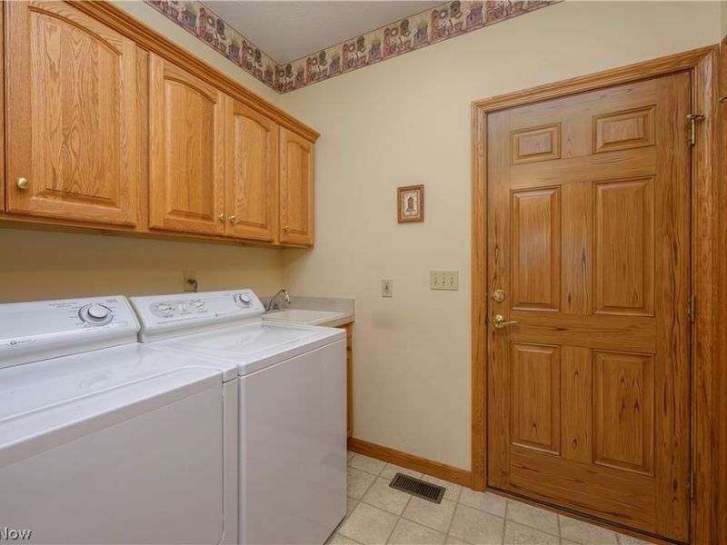 767 Mesa Verde Drive, Barberton, OH 44203 Photo 16