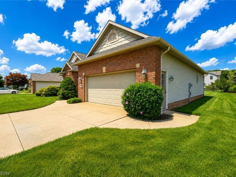 767 Mesa Verde Drive, Barberton, OH 44203 Photo 2