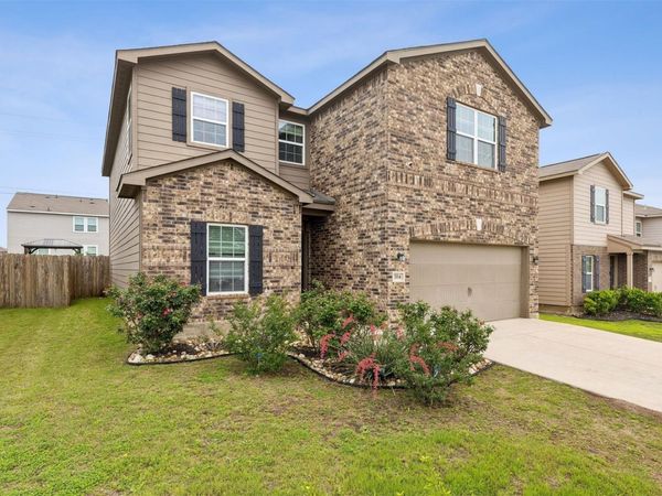 704 Cleary LN, Jarrell, TX 76537