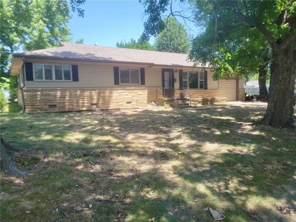 1004 W Magnolia Street , Rogers, AR 72756
