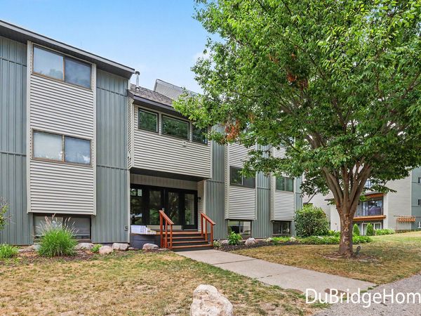 6711 Boca Vista Drive NE, Unit 102, Rockford, MI 49341