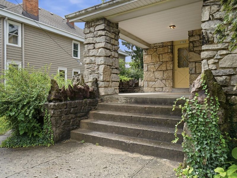1753 W First Avenue , Grandview, OH 43212 Photo 8