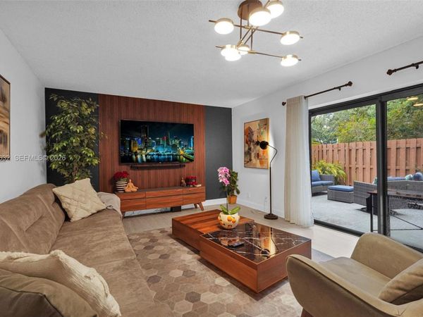 2603 Lakeview Ct , Cooper City, FL 33026