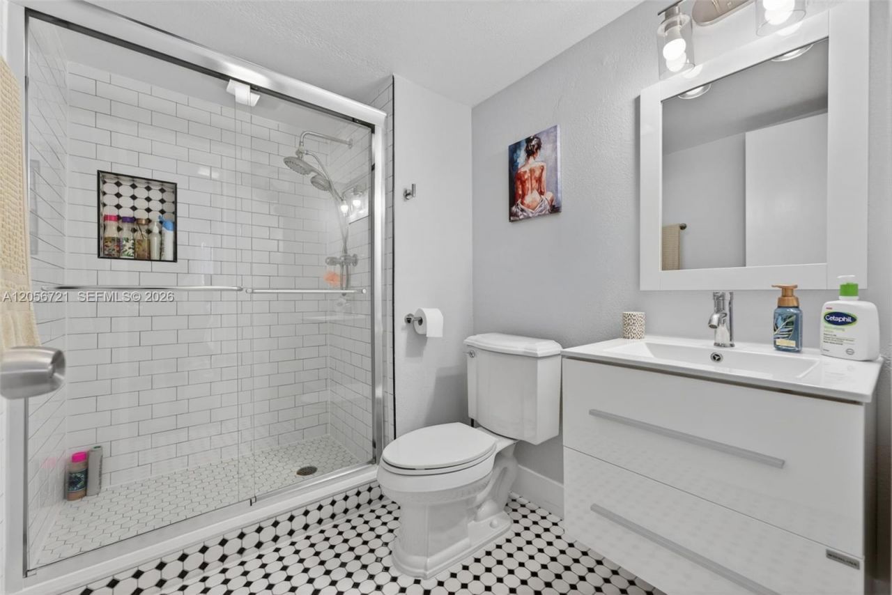 681 S Hollybrook Dr , Unit 310, Pembroke Pines, FL 33025 Photo