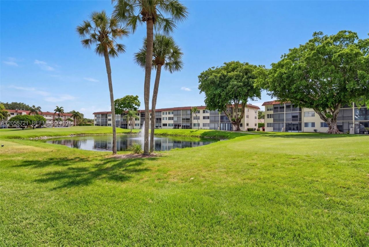 681 S Hollybrook Dr , Unit 310, Pembroke Pines, FL 33025 Photo