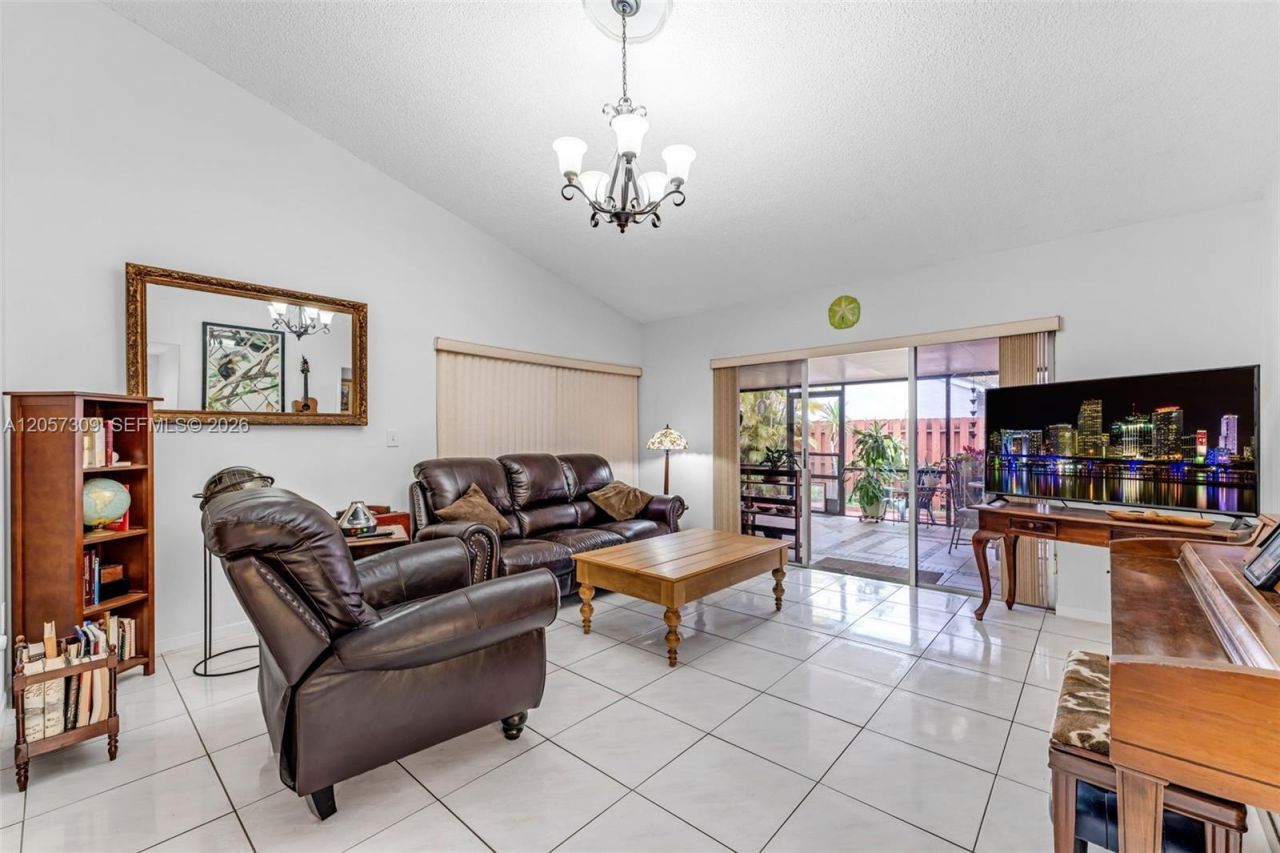 1304 Redstart Ct , Homestead, FL 33035 Photo