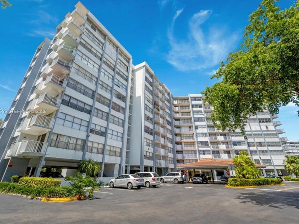 1300 NE Miami Gardens Dr , Unit 621E, Miami, FL 33179