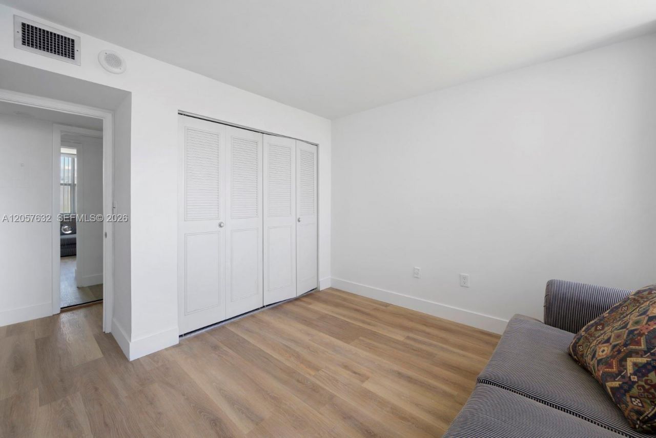 1300 NE Miami Gardens Dr , Unit 621E, Miami, FL 33179 Photo