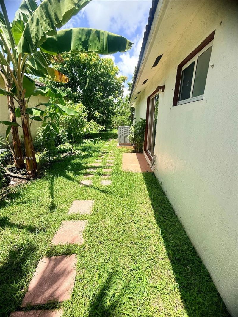 18300 SW 143rd Ct, Miami, FL 33177 Photo