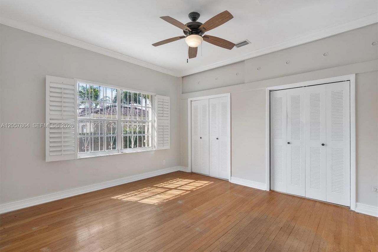 4445 N Michigan Ave, Miami Beach, FL 33140 Photo