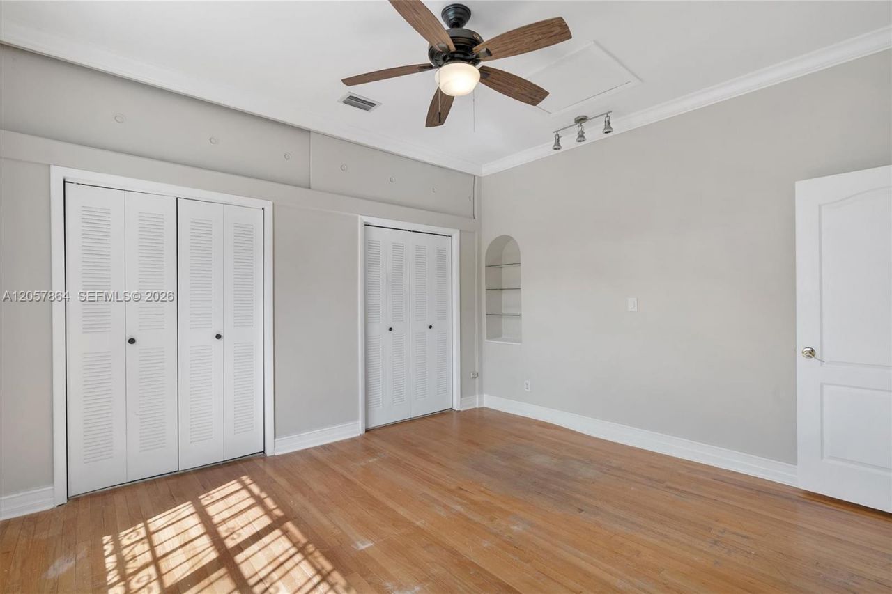 4445 N Michigan Ave, Miami Beach, FL 33140 Photo