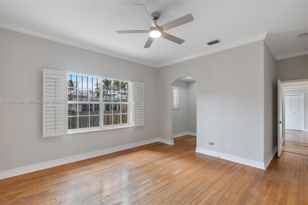 4445 N Michigan Ave, Miami Beach, FL 33140 Photo