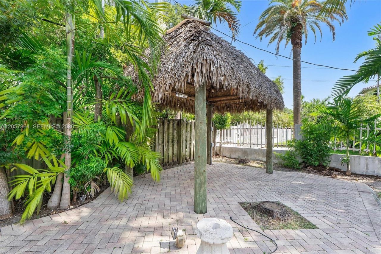 4445 N Michigan Ave, Miami Beach, FL 33140 Photo