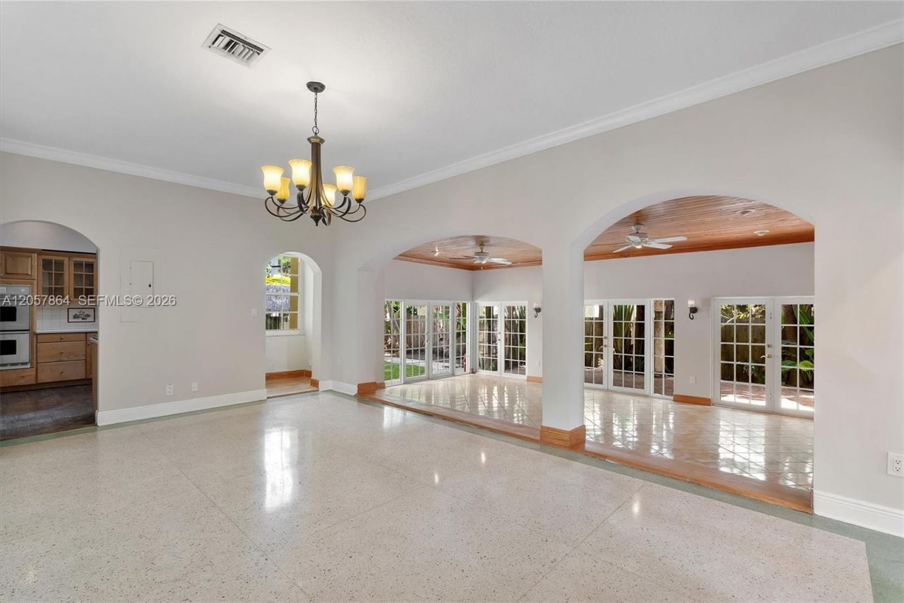 4445 N Michigan Ave, Miami Beach, FL 33140 Photo
