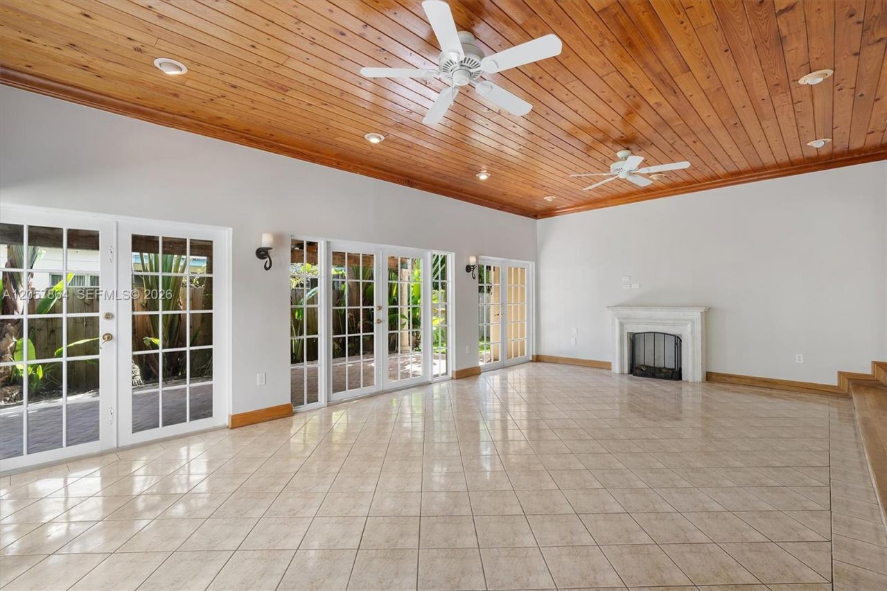 4445 N Michigan Ave, Miami Beach, FL 33140 Photo