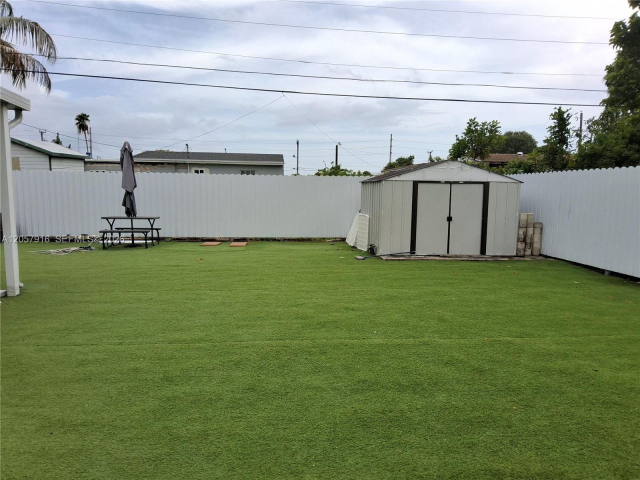 18045 NW 2nd Pl , Miami Gardens, FL 33169 Photo