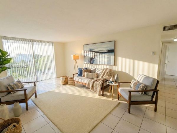 496 NW 165th St Rd , Unit D-409, Miami, FL 33169