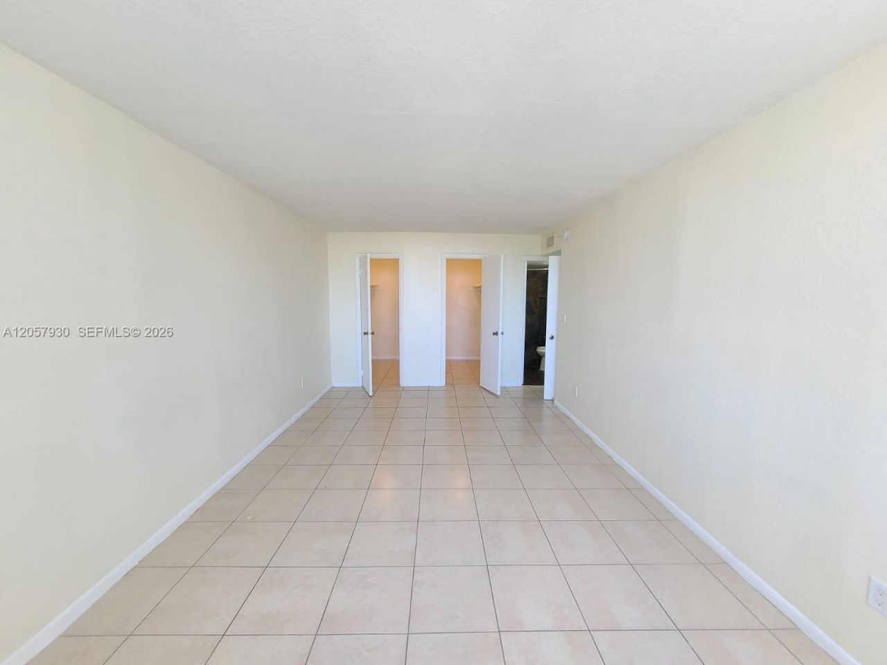 496 NW 165th St Rd , Unit D-409, Miami, FL 33169 Photo