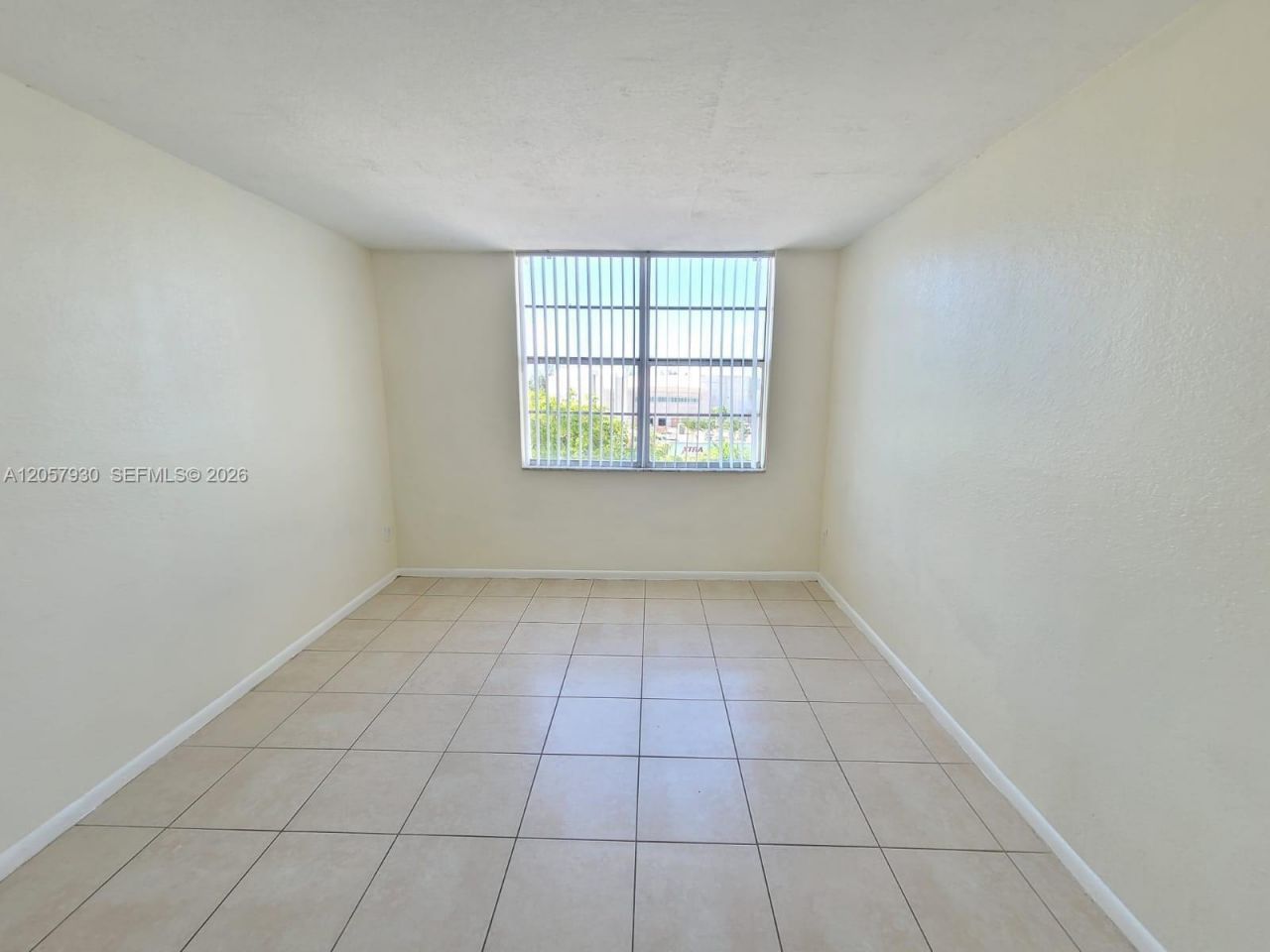496 NW 165th St Rd , Unit D-409, Miami, FL 33169 Photo