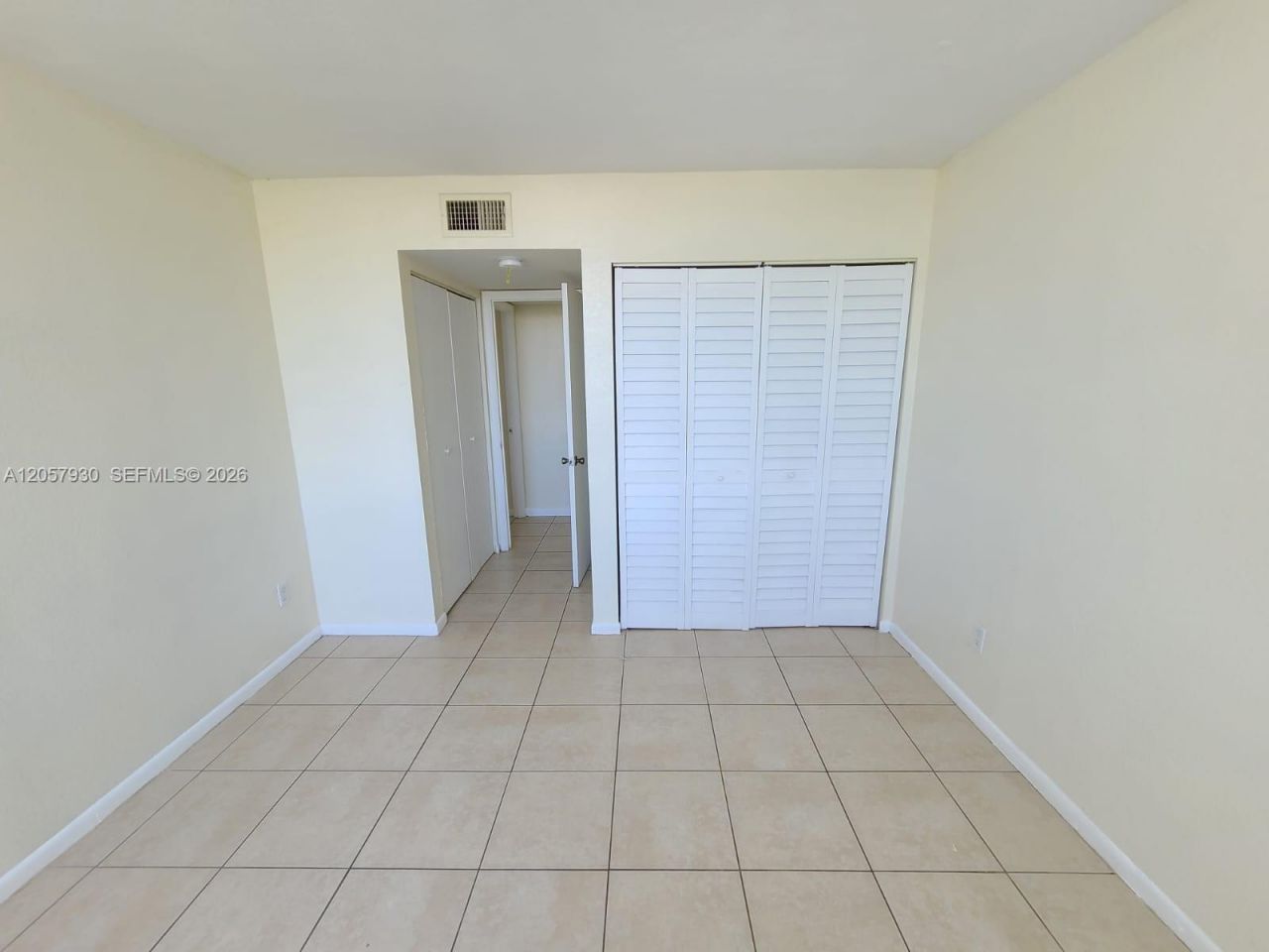 496 NW 165th St Rd , Unit D-409, Miami, FL 33169 Photo