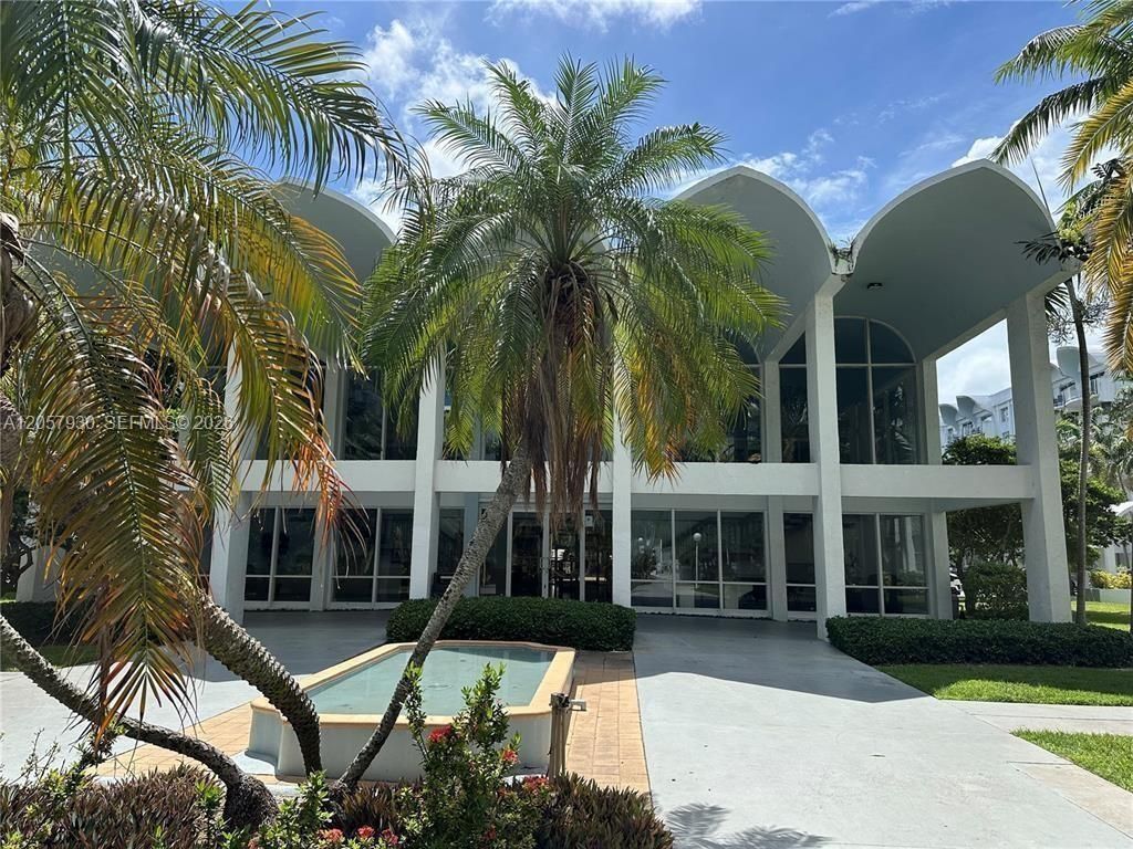 496 NW 165th St Rd , Unit D-409, Miami, FL 33169 Photo
