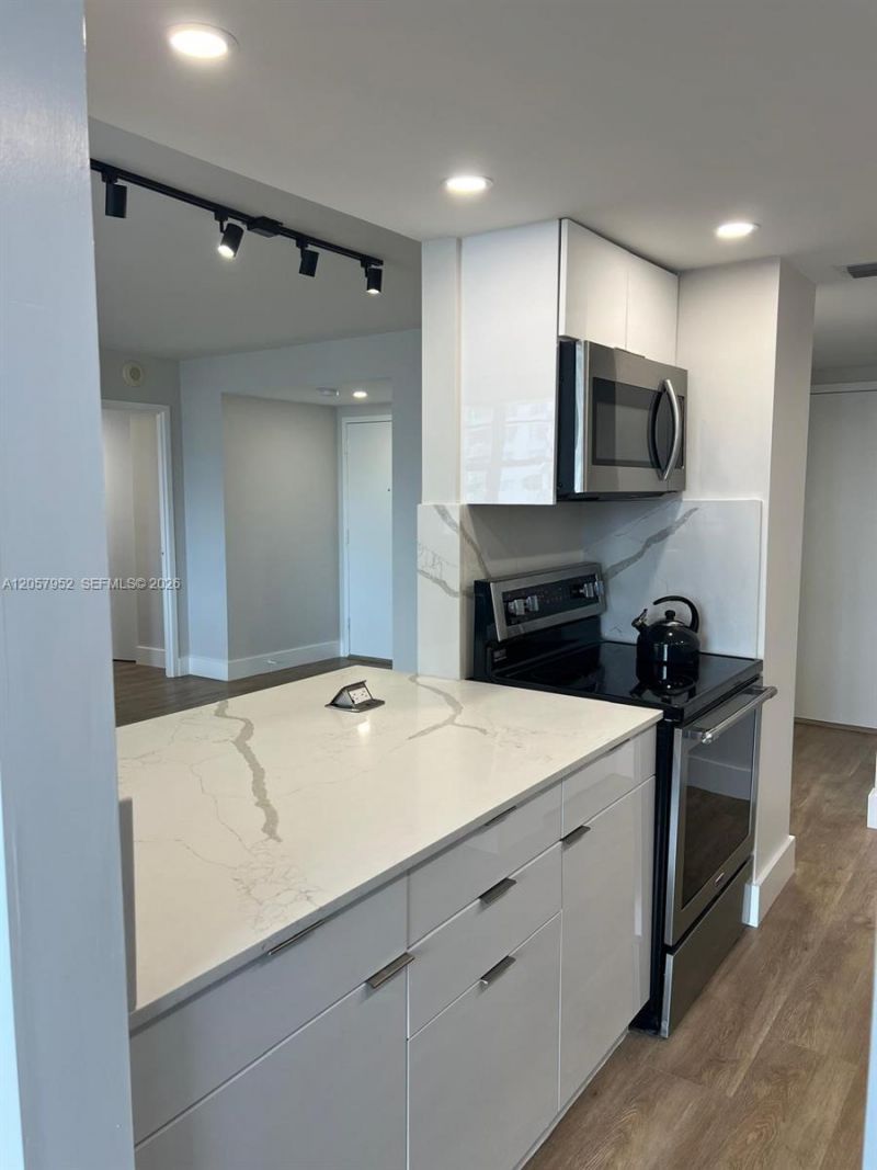 251 174th St , Unit 1215, Sunny Isles Beach, FL 33160 Photo