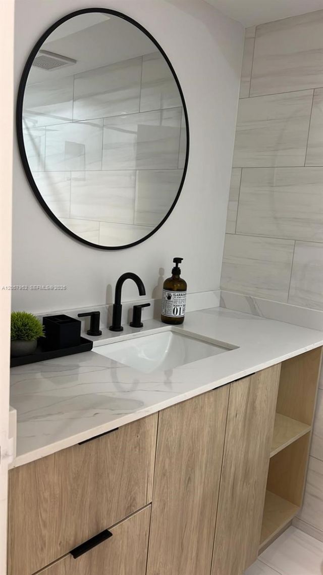 251 174th St , Unit 1215, Sunny Isles Beach, FL 33160 Photo