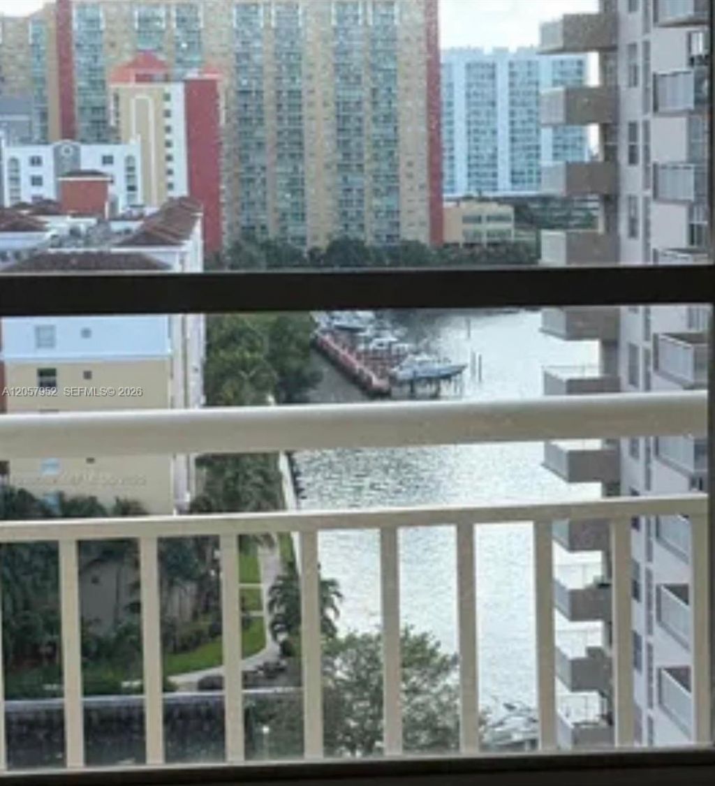 251 174th St , Unit 1215, Sunny Isles Beach, FL 33160 Photo
