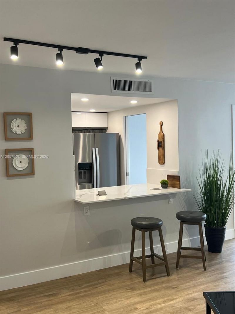251 174th St , Unit 1215, Sunny Isles Beach, FL 33160 Photo