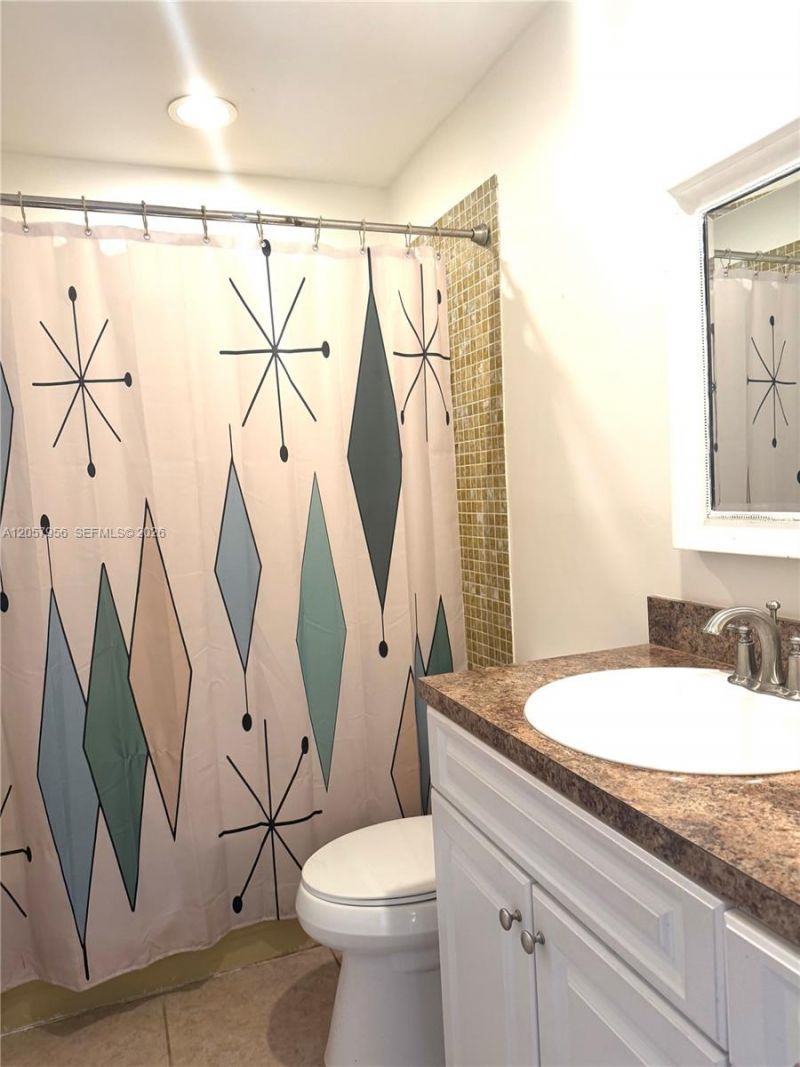 360 B N Lakewood Cir E, Margate, FL 33063 Photo